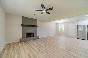 1351 Sommerset Dr, Lawrenceville, GA 30043 - Photo 10