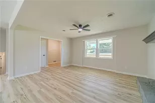 1351 Sommerset Dr, Lawrenceville, GA 30043 - Photo 12