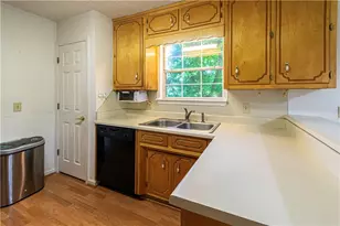 6715 Dogwood Point Ln, Tucker, GA 30084 - Photo 14