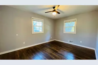 656 Cedar Avenue NW, Atlanta, GA 30318 - Photo 10