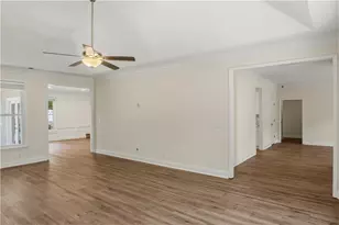 709 Oak Moss Dr, Lawrenceville, GA 30043 - Photo 14