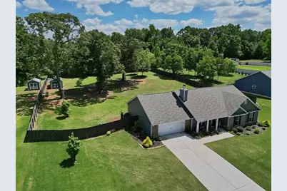 186 Kinsley Way, Statham, GA 30666 - Photo 2