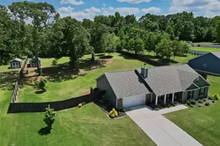 186 Kinsley Wy, Statham, GA 30666 - Photo 2