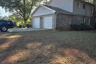 2206 Country Club Dr SE, Conyers, GA 30013 - Photo 2
