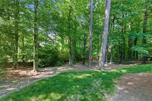 2046 Kinsmon Dr, Marietta, GA 30062 - Photo 52