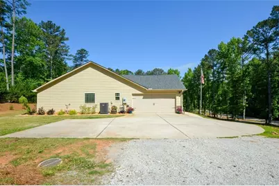 894 Happy Valley Circle, Newnan, GA 30263 - Photo 12