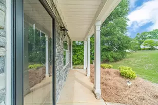 804 Pebble Pl, Loganville, GA 30052 - Photo 4
