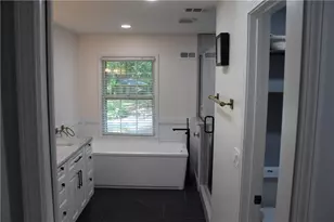 4989 Mountclaire Rd, Stone Mountain, GA 30087 - Photo 14