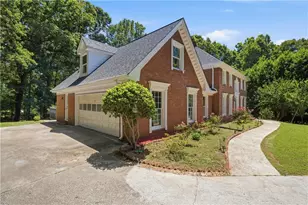 1561 Barrington View, Stone Mountain, GA 30087 - Photo 2