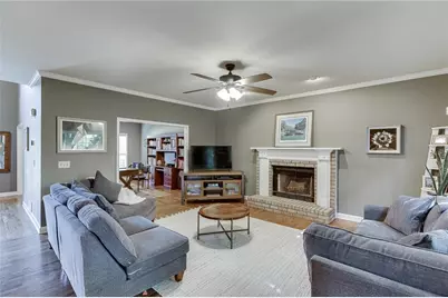 1484 Bellflower Court SW, Lilburn, GA 30047 - Photo 10