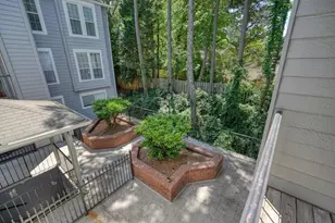305 Granville Ct, Atlanta, GA 30328 - Photo 30