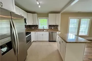 221 Bellview St, Winder, GA 30680 - Photo 14