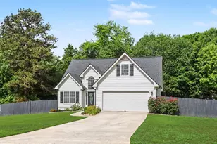 2925 Shane Dr, Snellville, GA 30078 - Photo 2
