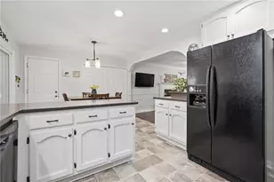 530 Woodline Ct, Roswell, GA 30076 - Photo 16