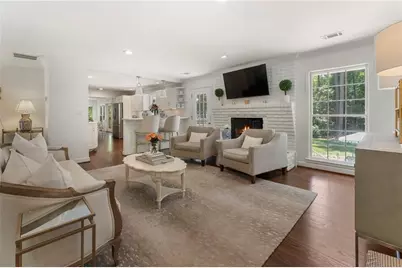4770 Chatworth Court, Atlanta, GA 30342 - Photo 4