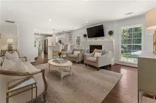4770 Chatworth Ct, Atlanta, GA 30342 - Photo 4