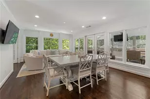 4770 Chatworth Ct, Atlanta, GA 30342 - Photo 12
