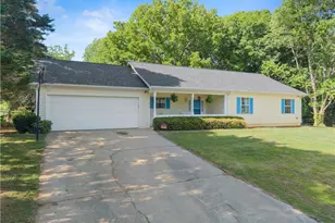 3719 River N Dr, Gainesville, GA 30506 - Photo 4