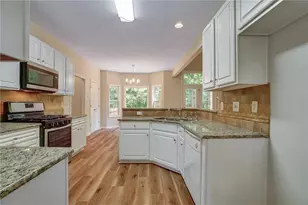 6005 Lake Windsor Pkwy, Buford, GA 30518 - Photo 20