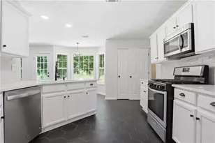 7318 Coral Lake Dr, Flowery Branch, GA 30542 - Photo 8
