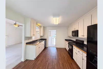 2721 Berkshire Drive, Winder, GA 30680 - Photo 2