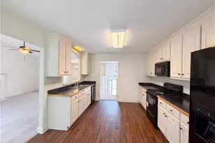 2721 Berkshire Dr, Winder, GA 30680 - Photo 2