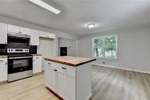 1625 Peachtree Cir, Lawrenceville, GA 30043 - Photo 10