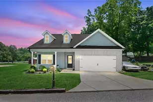 47 Hoke St, Maysville, GA 30558 - Photo 1