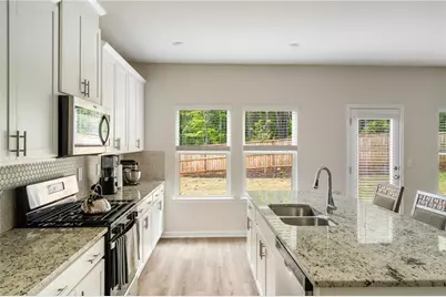 7767 Richmond Trail, Fairburn, GA 30213 - Photo 8
