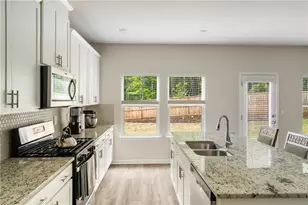 7767 Richmond Trl, Fairburn, GA 30213 - Photo 8