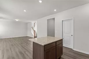 201 Bloomfield Cir, Canton, GA 30114 - Photo 4