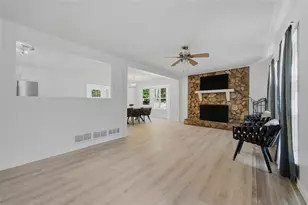200 Huntcliff Ct, Fayetteville, GA 30214 - Photo 2