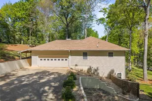 725 Nix Dr, Gainesville, GA 30501 - Photo 2