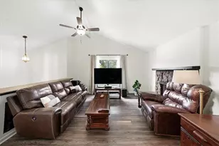 2561 Ripple Way, Lawrenceville, GA 30043 - Photo 2