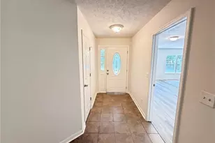 1121 Canvas Back Dr, Woodstock, GA 30189 - Photo 2