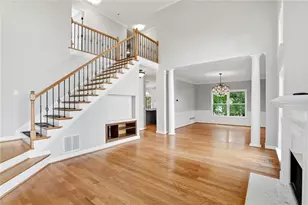 360 Landing Entry, Alpharetta, GA 30022 - Photo 4