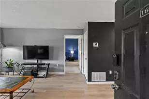 2657 Lenox Road NE, Atlanta, GA 30324 - Photo 2