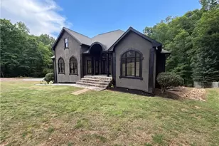 15 Navaho Ln, Sharpsburg, GA 30277 - Photo 2