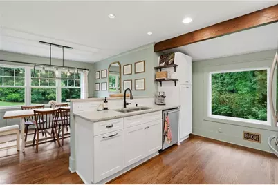 2484 Marguerite Place NE, Marietta, GA 30068 - Photo 10