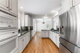 2190 Stephen Long Dr NE, Atlanta, GA 30305 - Photo 14