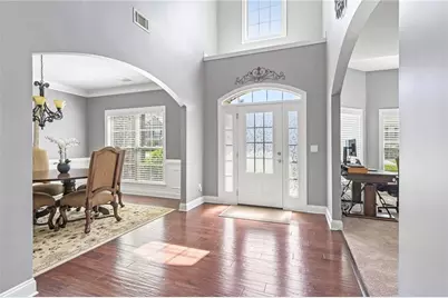 611 La Perla Drive, Buford, GA 30518 - Photo 4