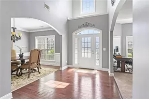 611 La Perla Dr, Buford, GA 30518 - Photo 4