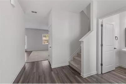 300 Hyde Park, Winder, GA 30680 - Photo 6