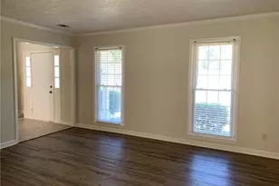 4536 Woodlawn Lake Dr, Marietta, GA 30068 - Photo 4