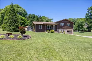 211 Mayflower Dr, Woodstock, GA 30188 - Photo 2