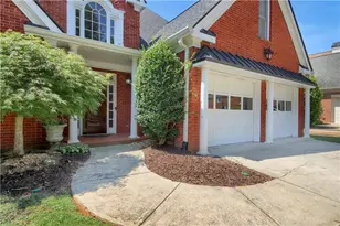 312 Declaire Way NE, Marietta, GA 30067 - Photo 2