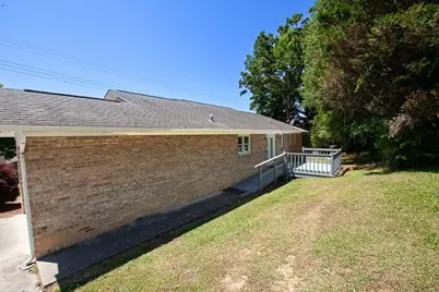 102 Lindsey Court NE, Calhoun, GA 30701 - Photo 4