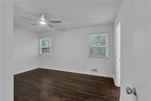 3767 Greentree Dr, Decatur, GA 30032 - Photo 10