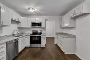 3767 Greentree Dr, Decatur, GA 30032 - Photo 8