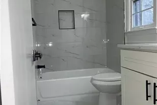 300 E Burns Ct SE, Marietta, GA 30008 - Photo 2